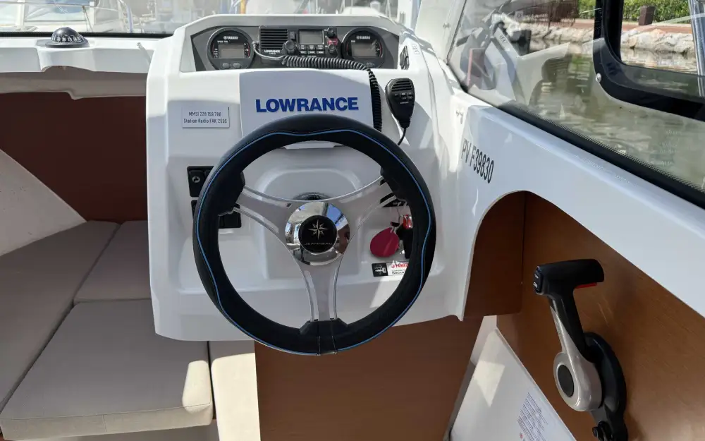 slider 12 Jeanneau Merry Fisher 605