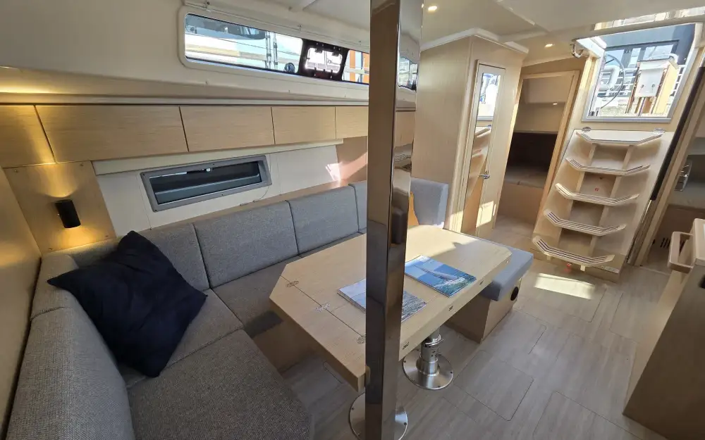 slider 9 Bavaria C42