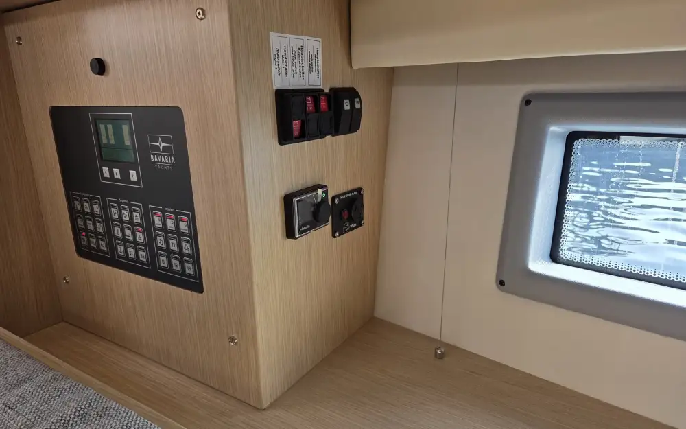 slider 12 Bavaria C42