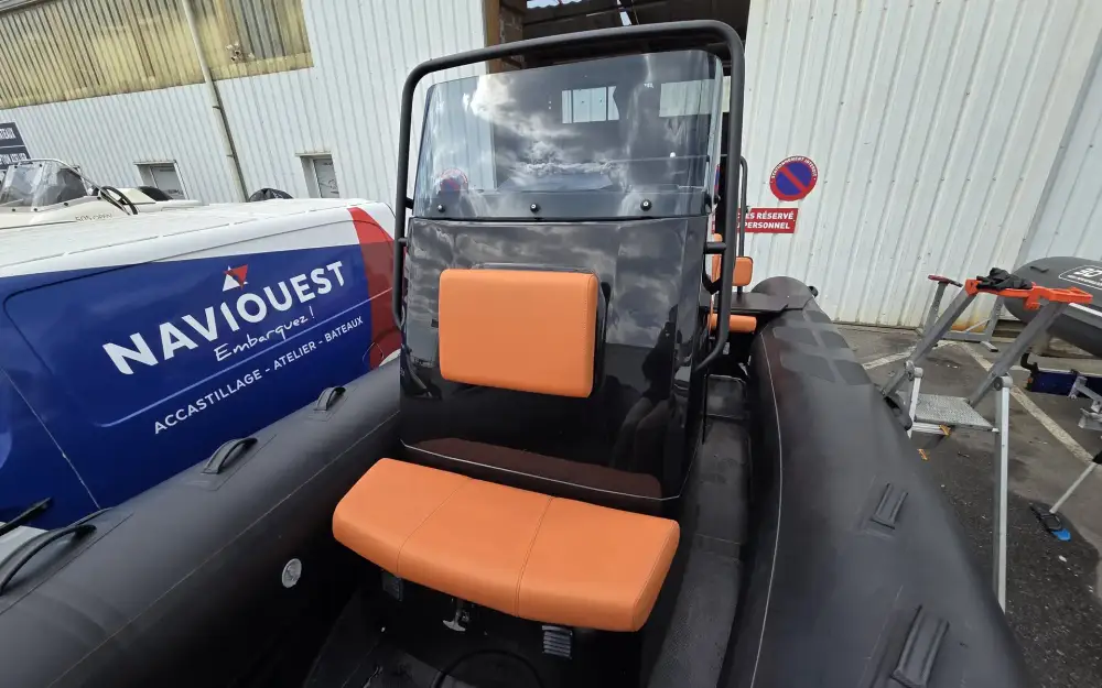 slider 11 Brig Navigator 570