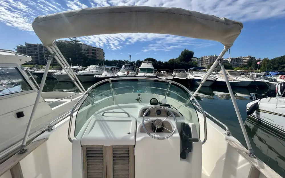 slider 1 Jeanneau Cap Camarat