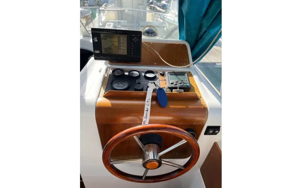 slider 8 Beneteau Antares 760