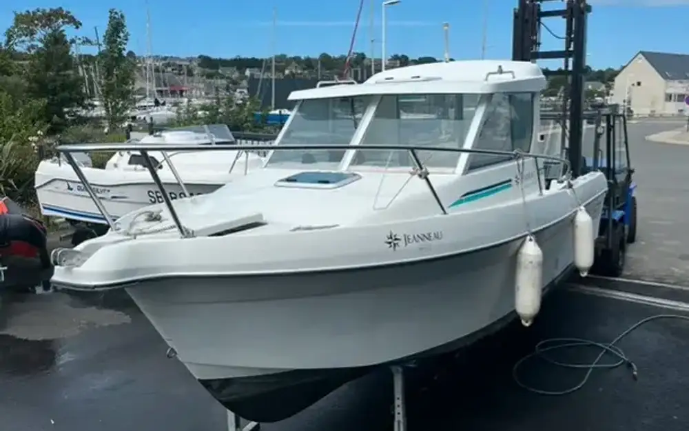 slider 0 Jeanneau Merry Fisher 610