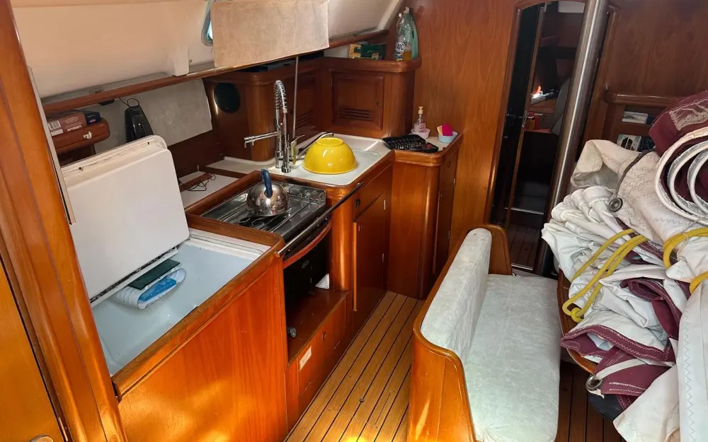 slider 9 Beneteau Oceanis 411