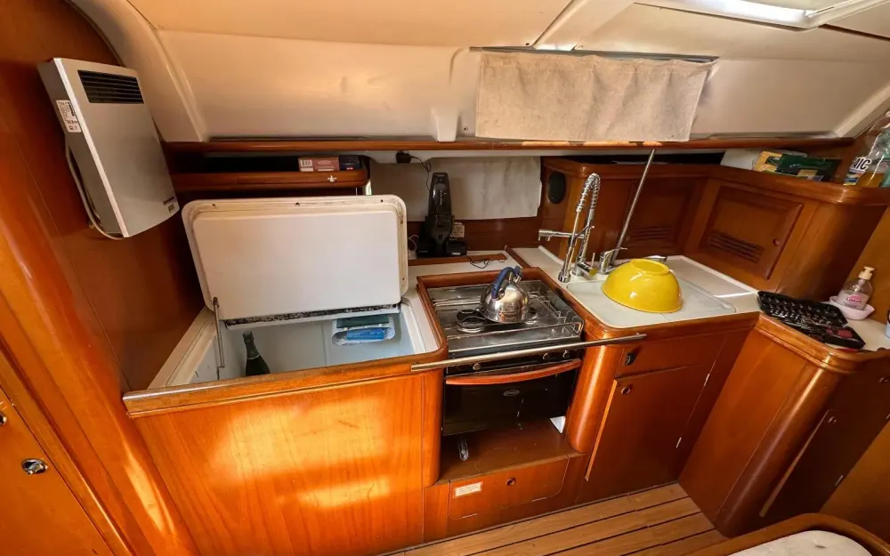 slider 10 Beneteau Oceanis 411