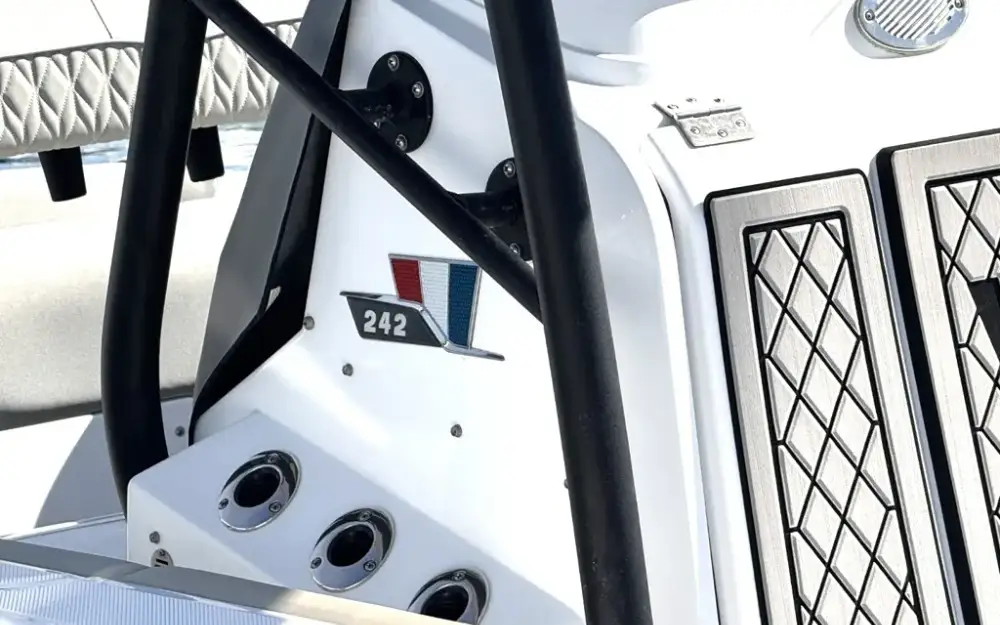 slider 11 Wellcraft Fisherman 242