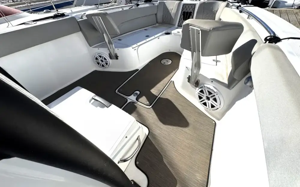 slider 12 Wellcraft Fisherman 242