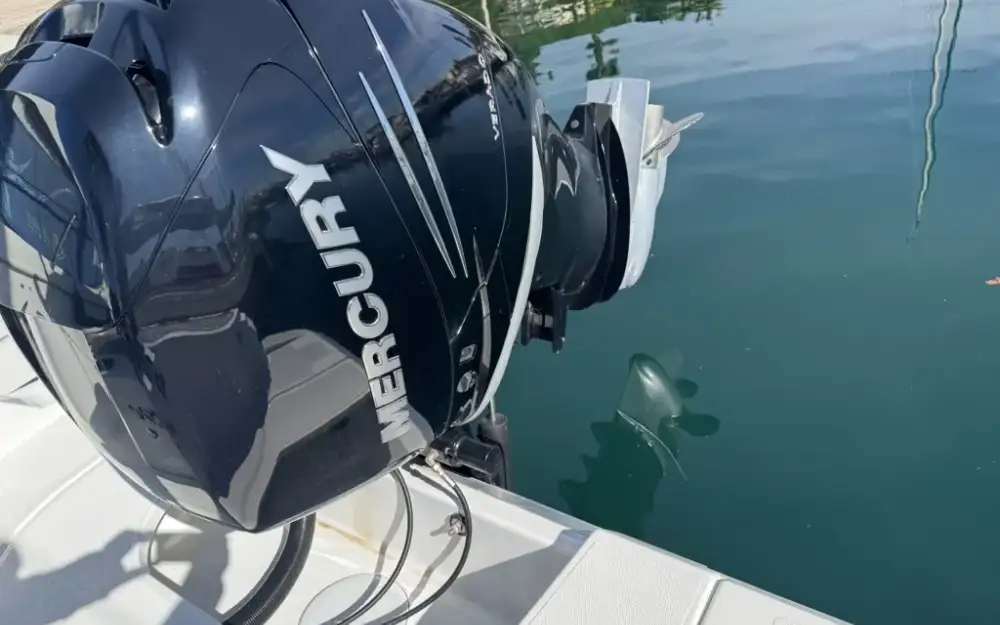 slider 8 Wellcraft Fisherman 242