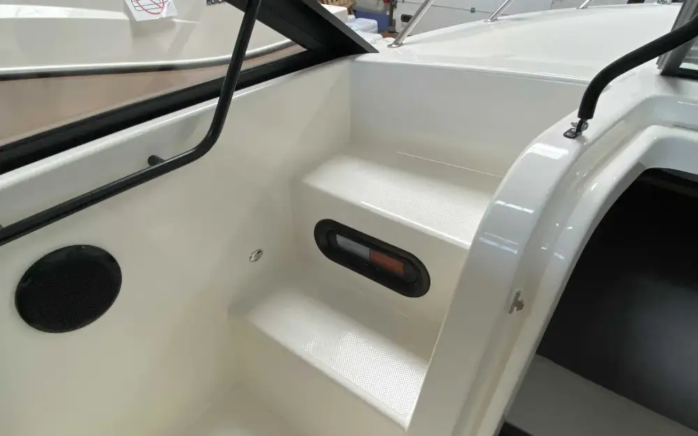 slider 10 Quicksilver Activ 675 Cruiser