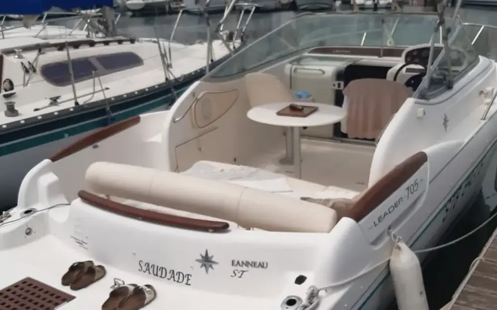 slider 1 Jeanneau Leader 705