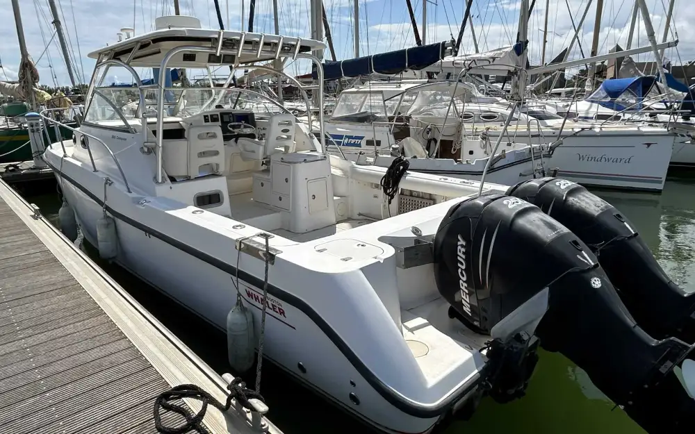 slider 11 Boston Whaler  305 Conquest