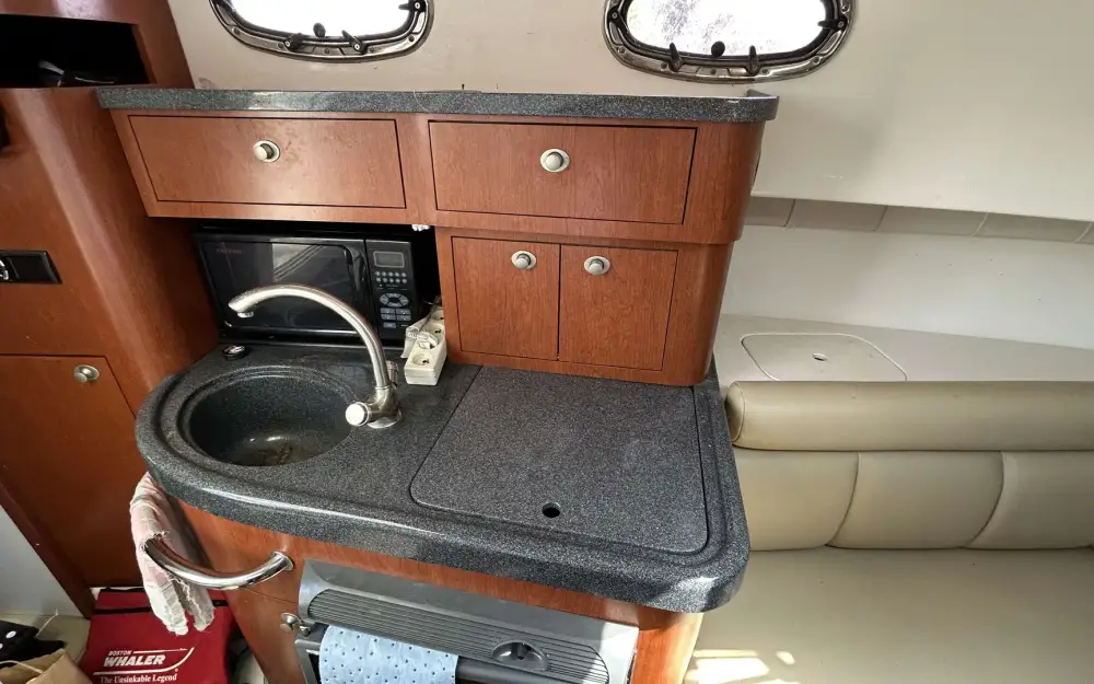 slider 2 Boston Whaler  305 Conquest