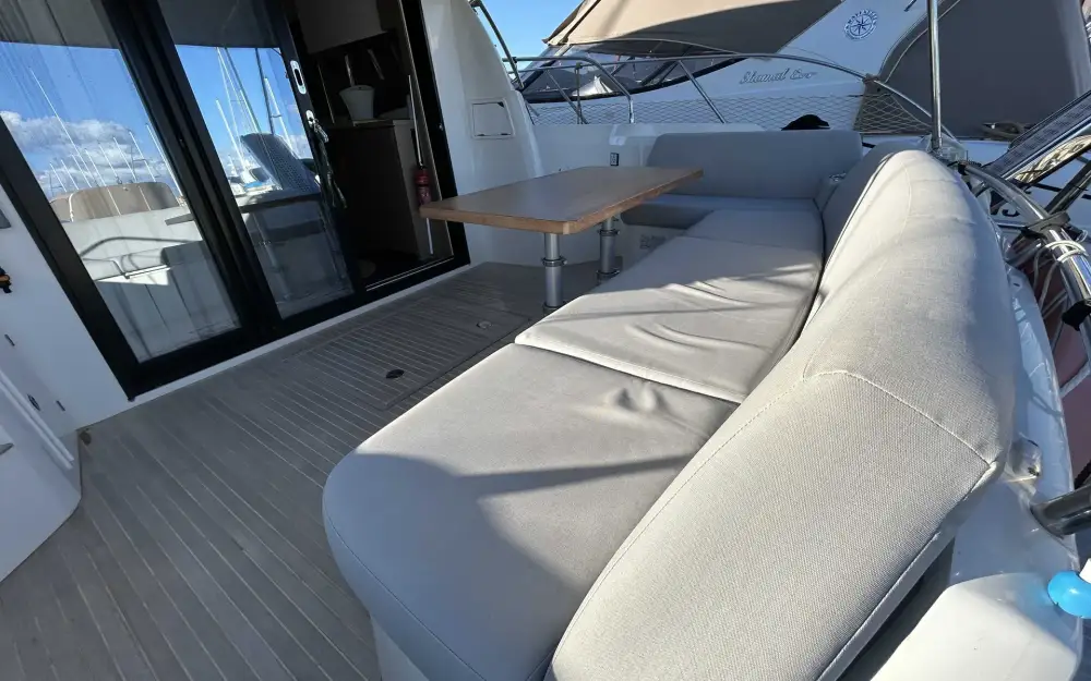 slider 9 Jeanneau Prestige 420 S