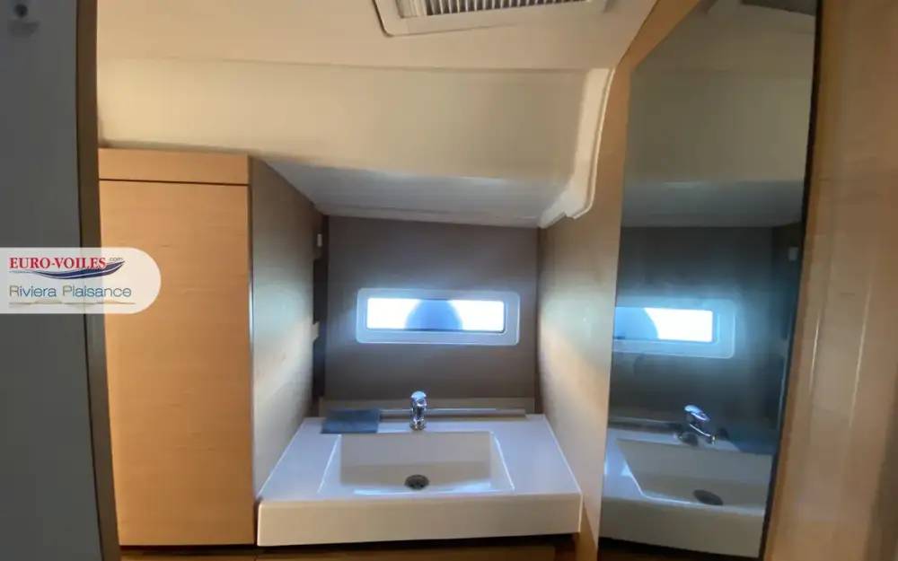 slider 10 Jeanneau Sun Odyssey 490