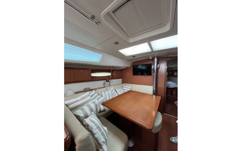 slider 9 Beneteau Oceanis 46