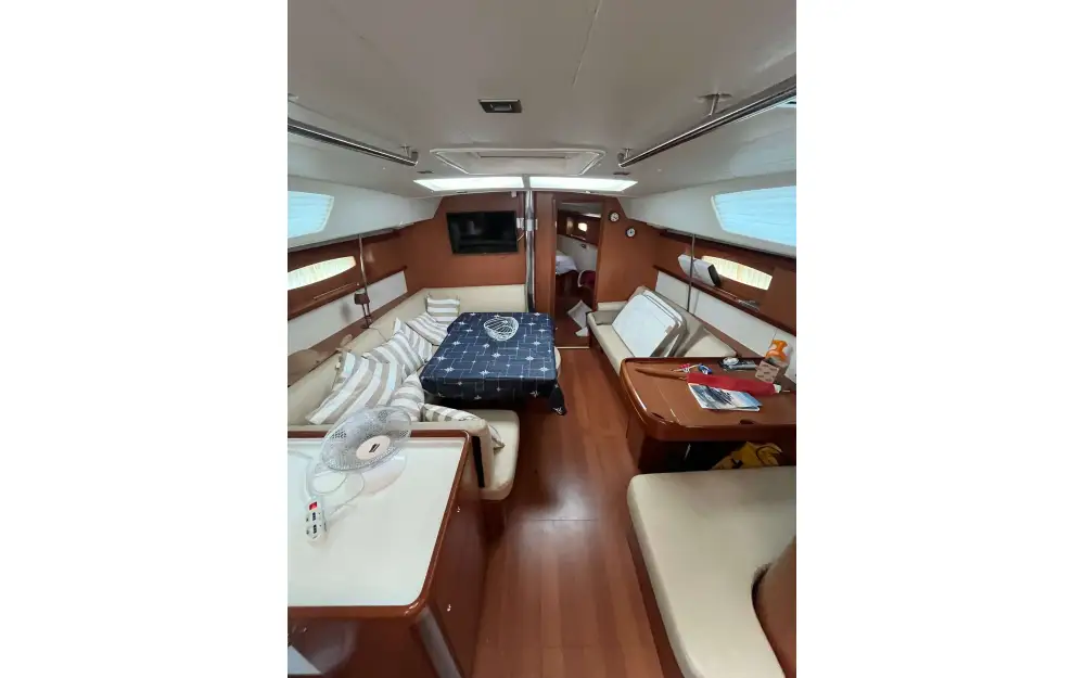 slider 4 Beneteau Oceanis 46