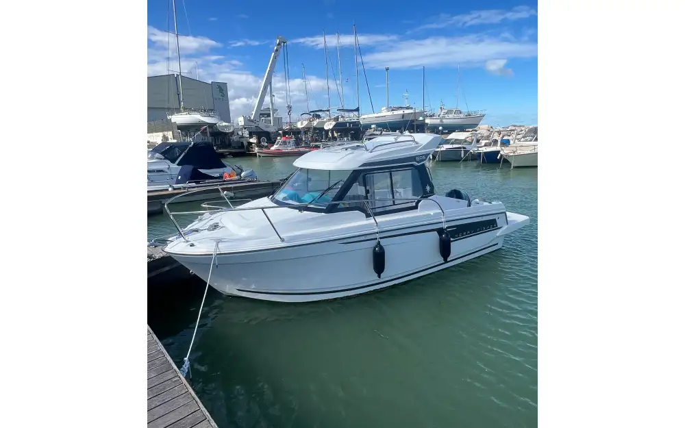 slider 0 Jeanneau Merry Fisher 605