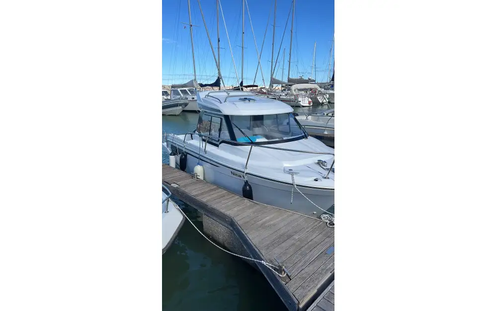 slider 1 Jeanneau Merry Fisher 605