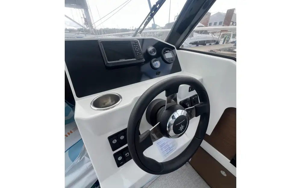 slider 7 Jeanneau Merry Fisher 605