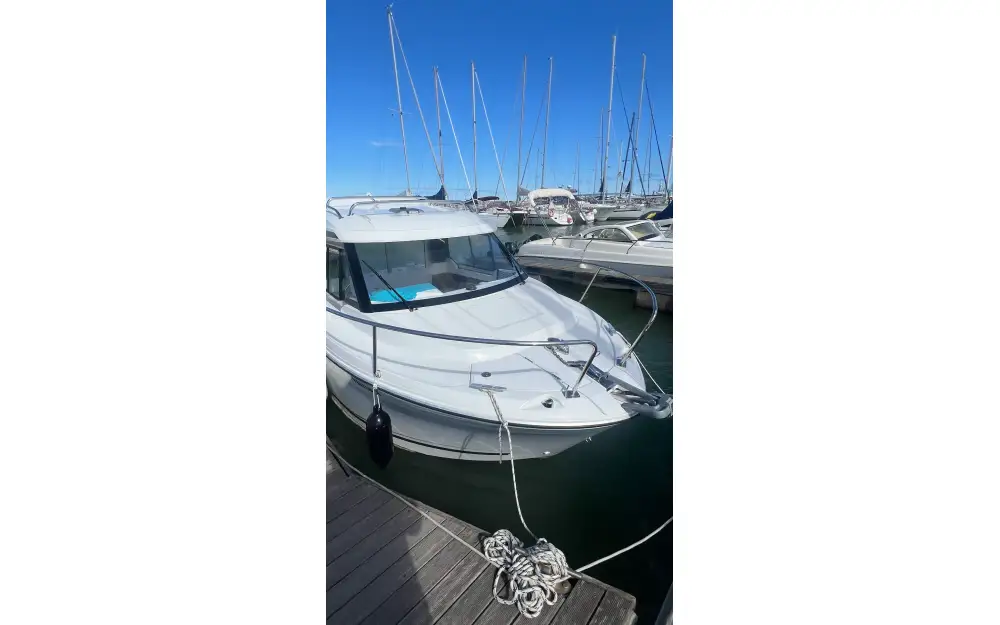 slider 8 Jeanneau Merry Fisher 605
