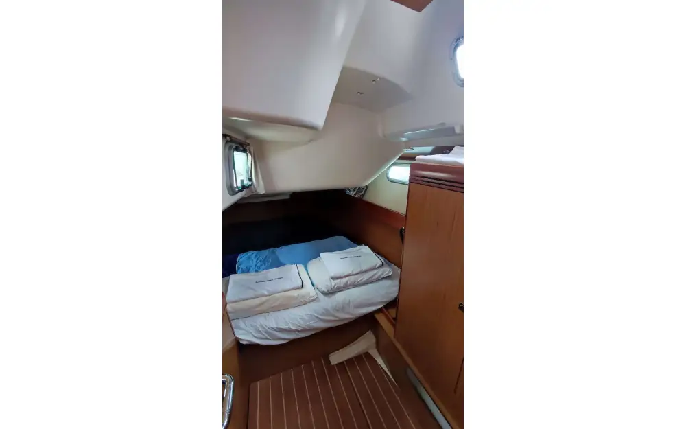 slider 9 Jeanneau Sun Odyssey 42 i