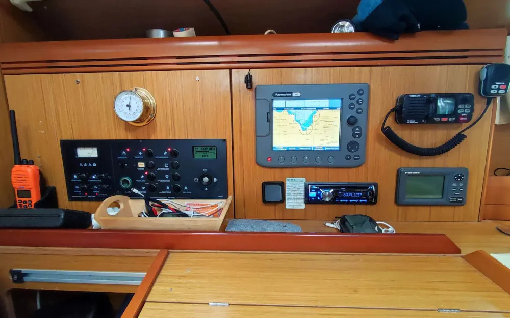 slider 10 Jeanneau Sun Odyssey 42 i