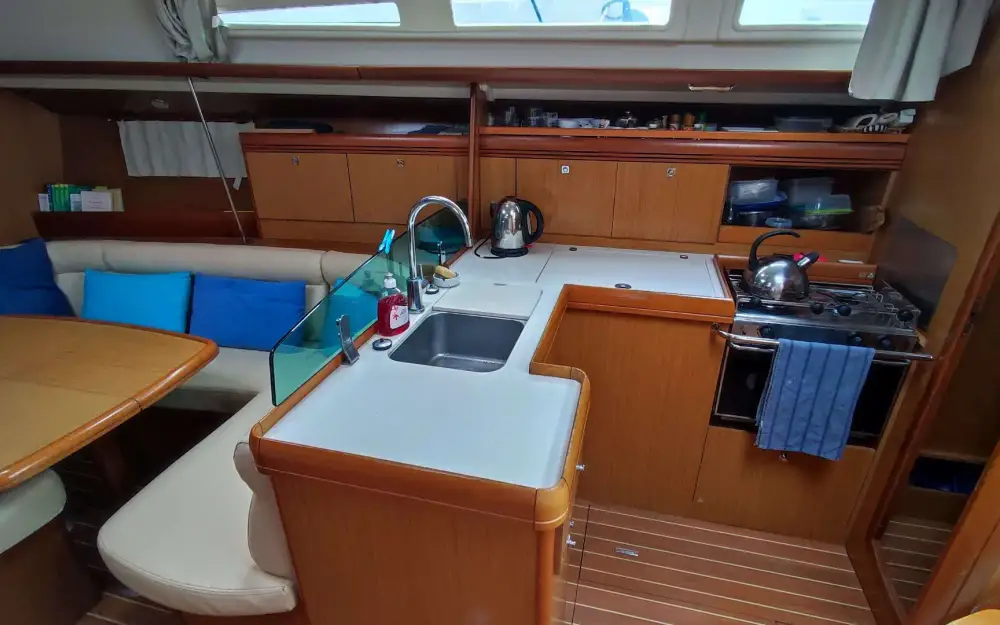 slider 13 Jeanneau Sun Odyssey 42 i