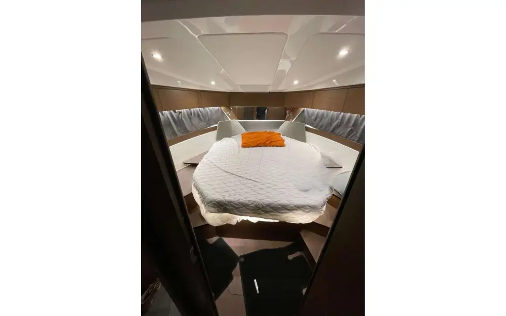 slider 11 Beneteau Antares 11