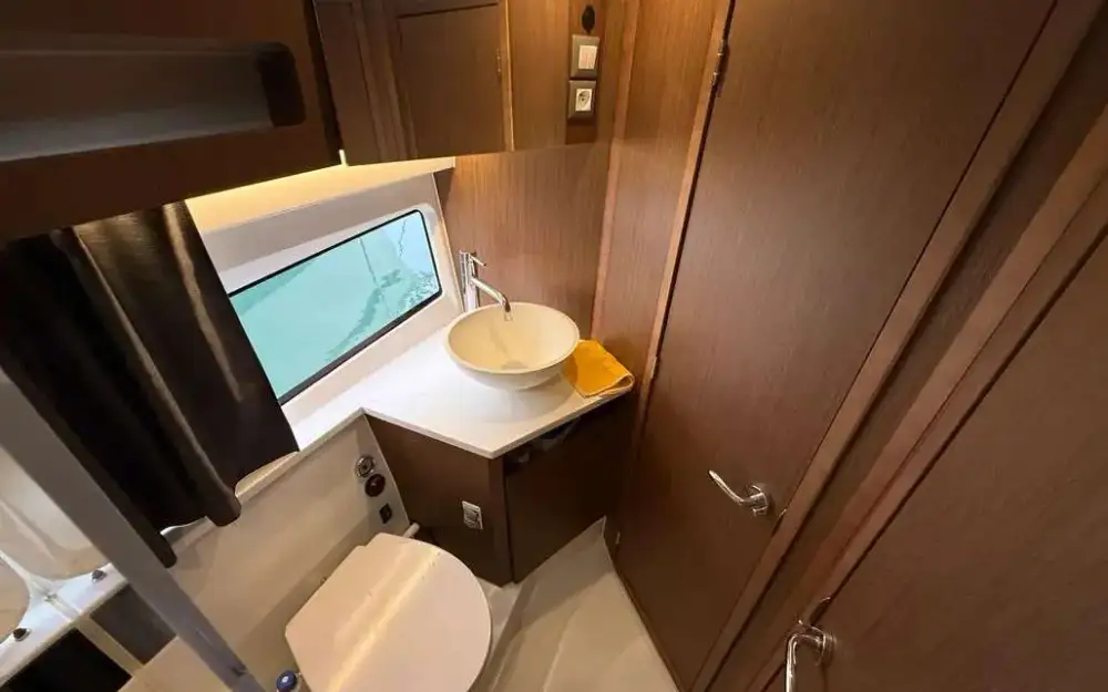 slider 12 Beneteau Antares 11