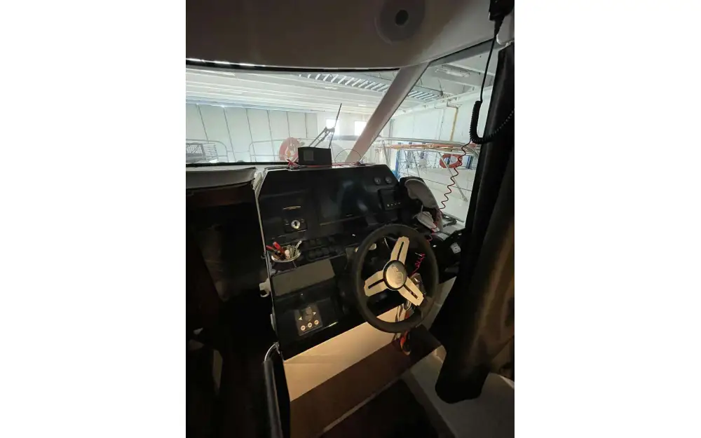 slider 1 Beneteau Antares 11