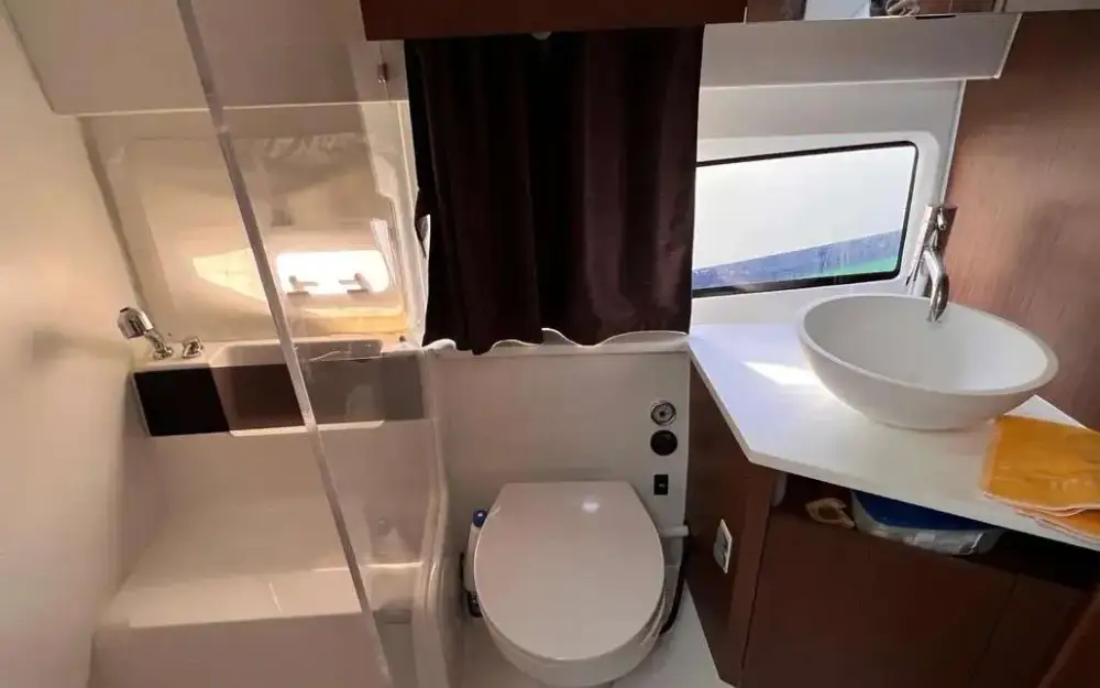 slider 8 Beneteau Antares 11