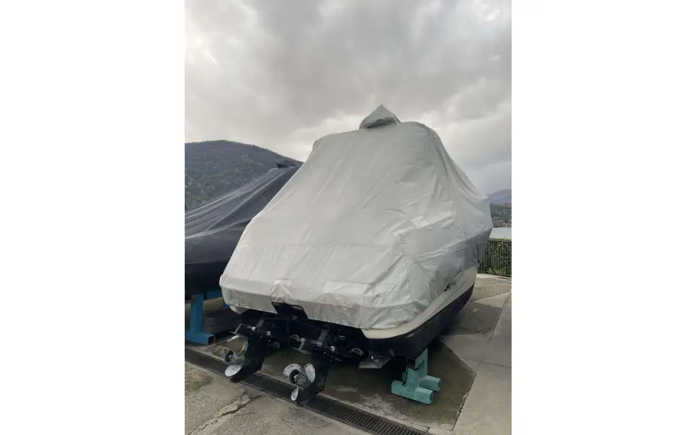 slider 1 Sessa Marine Oyster 27
