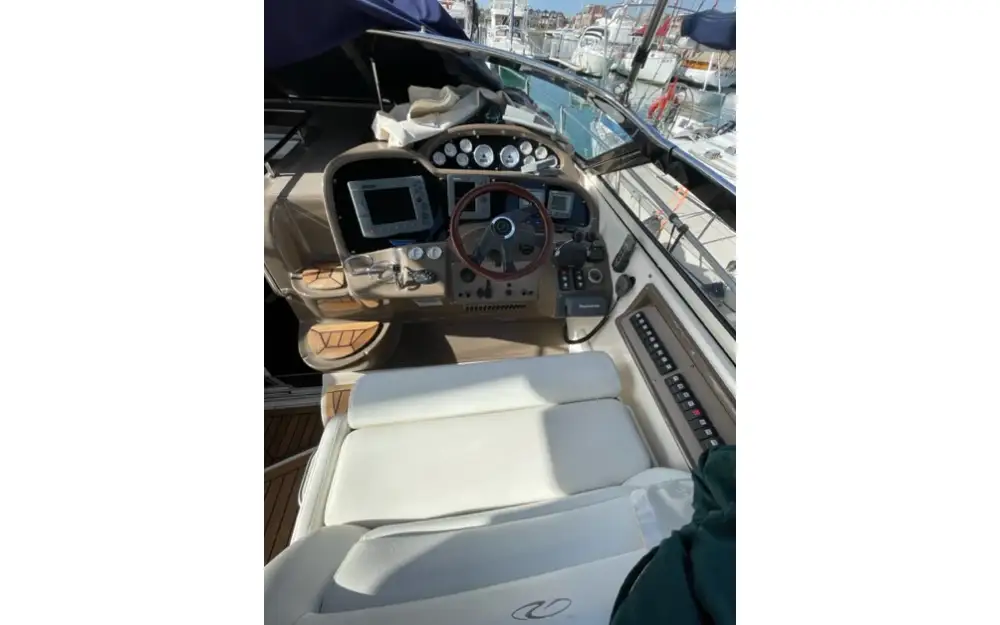 slider 15 Regal Commodore 3560