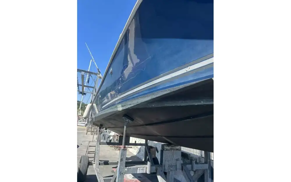 slider 12 Chris Craft Sea Hawk 215