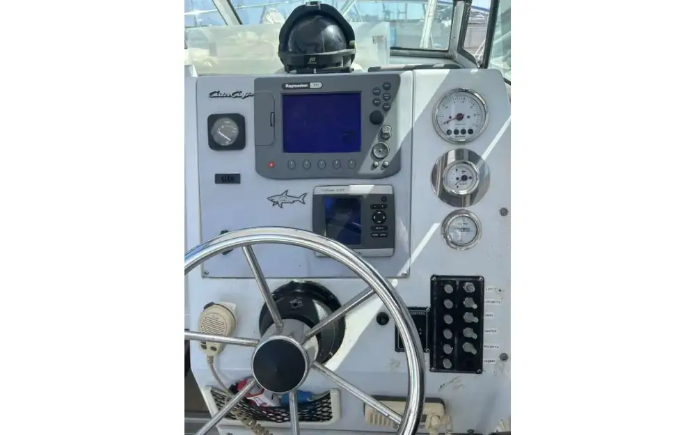 slider 2 Chris Craft Sea Hawk 215