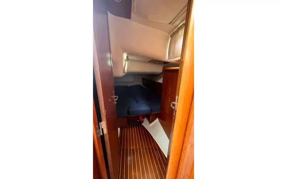 slider 10 Jeanneau Sun Odyssey 43