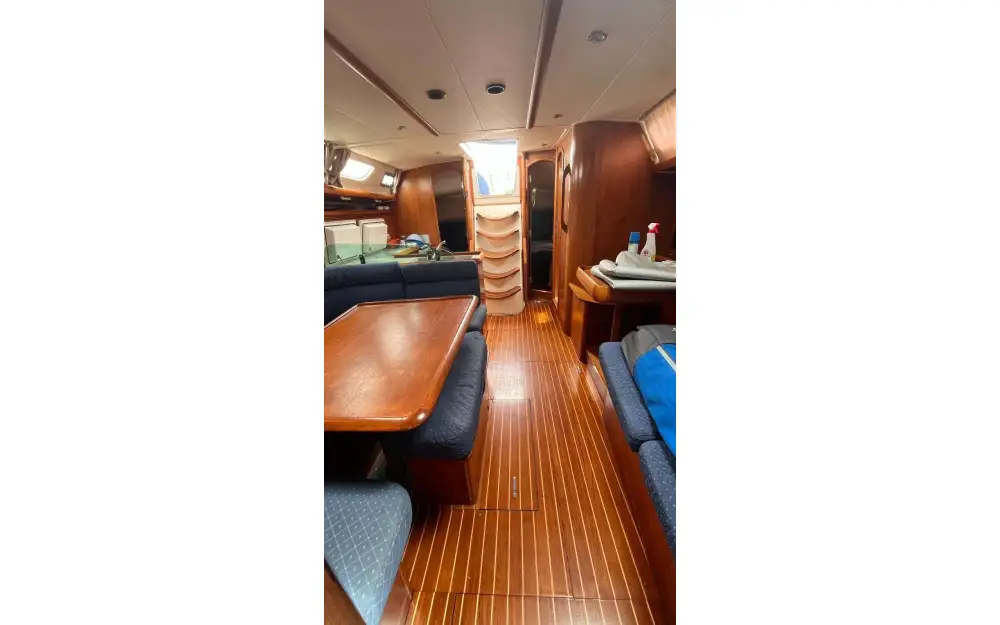 slider 1 Jeanneau Sun Odyssey 43