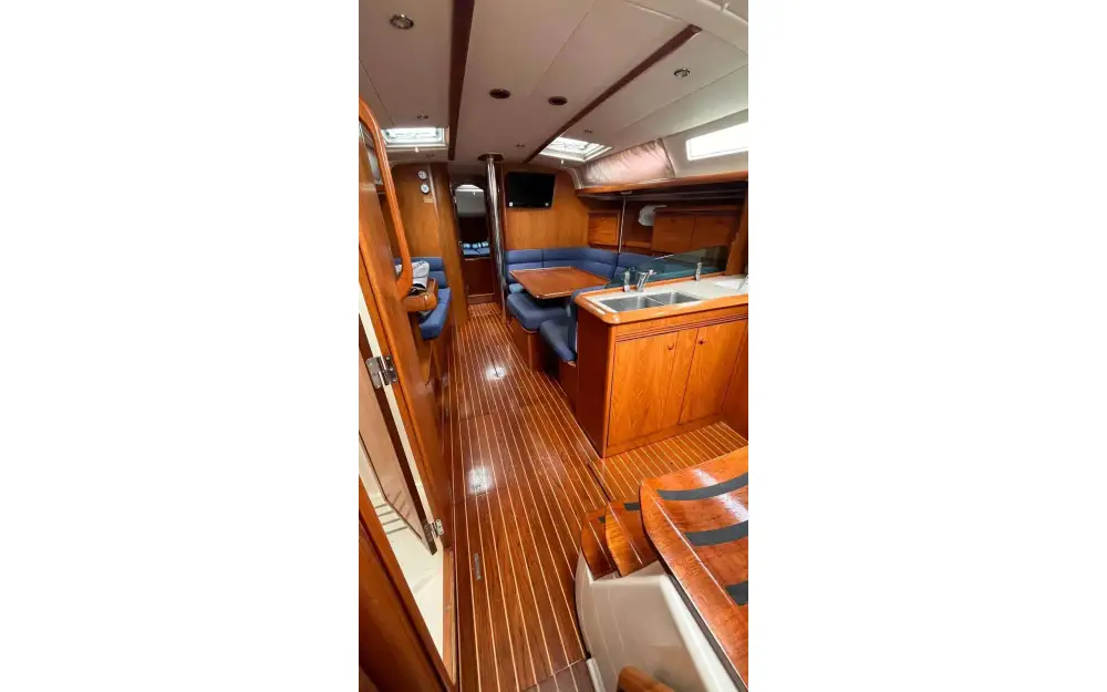 slider 5 Jeanneau Sun Odyssey 43
