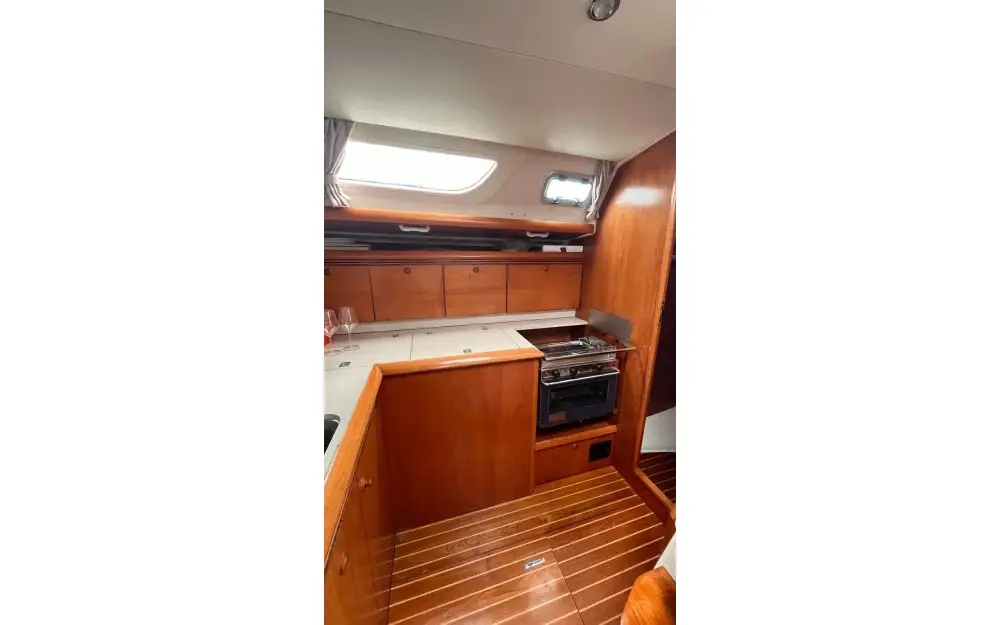 slider 8 Jeanneau Sun Odyssey 43