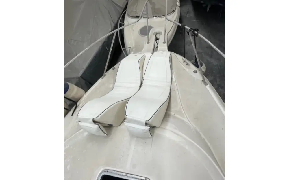 slider 11 Boston Whaler  28 Conquest