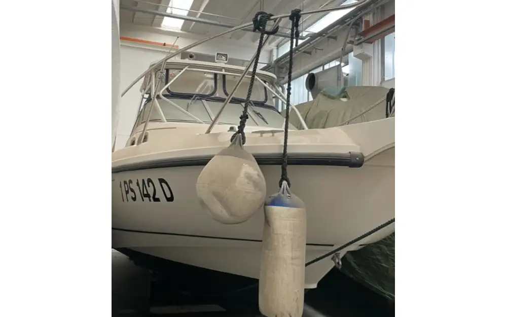 slider 16 Boston Whaler  28 Conquest
