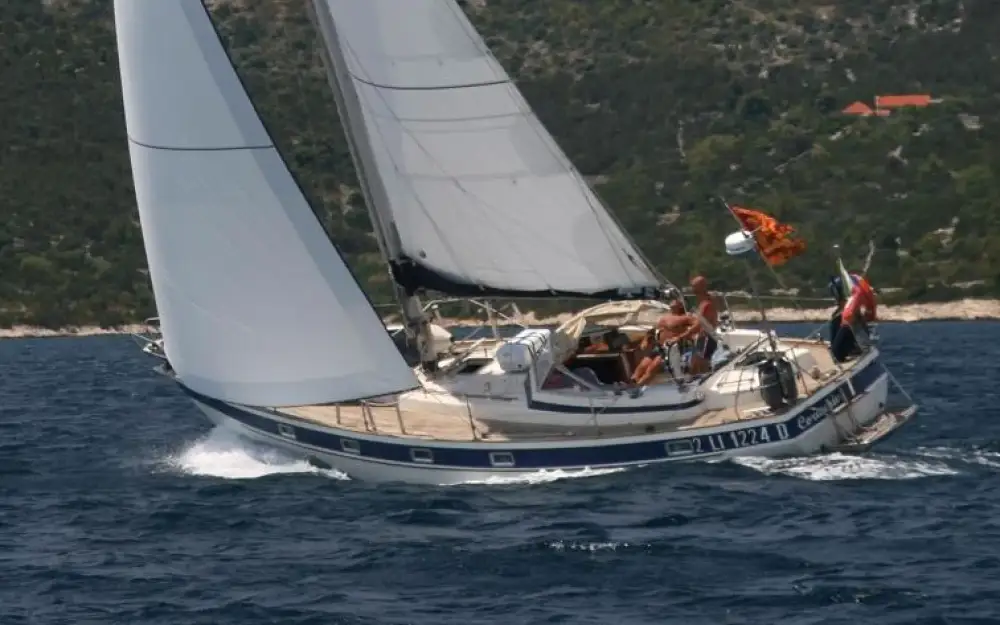 slider 0 Hallberg Rassy  38