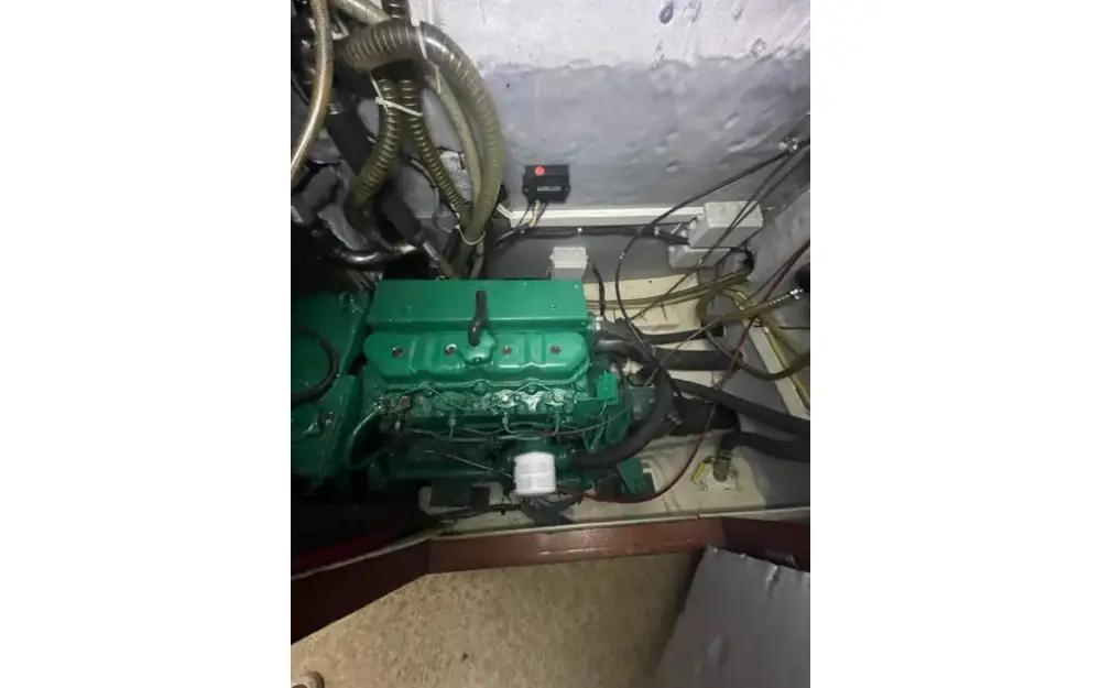 slider 10 Hallberg Rassy  38