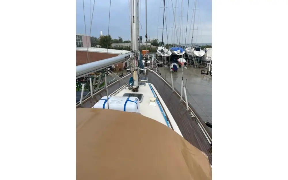 slider 5 Hallberg Rassy  38