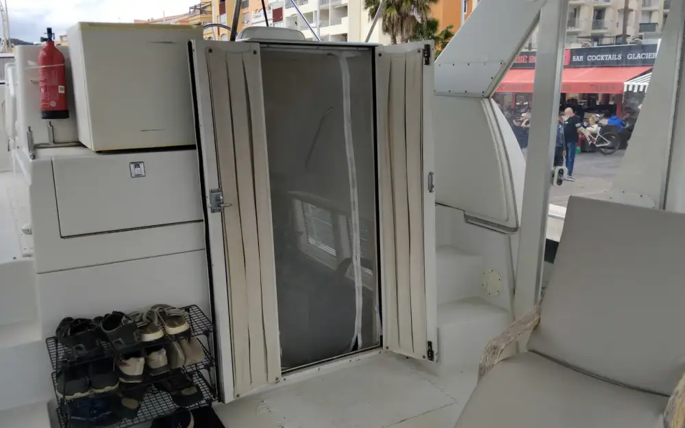 slider 9 Carver  406 Motor Yacht