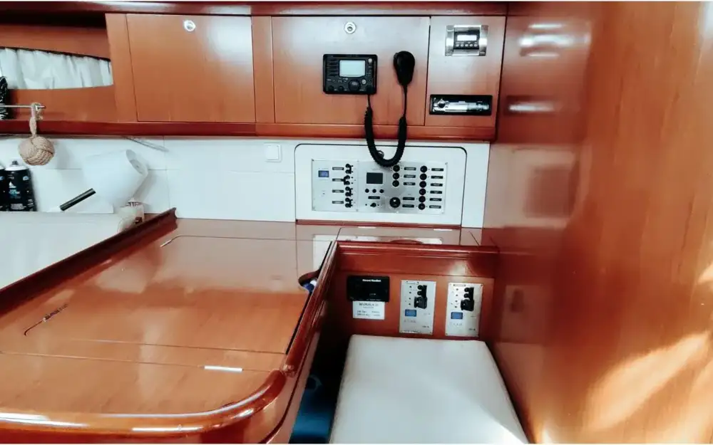 slider 1 Beneteau Oceanis 46