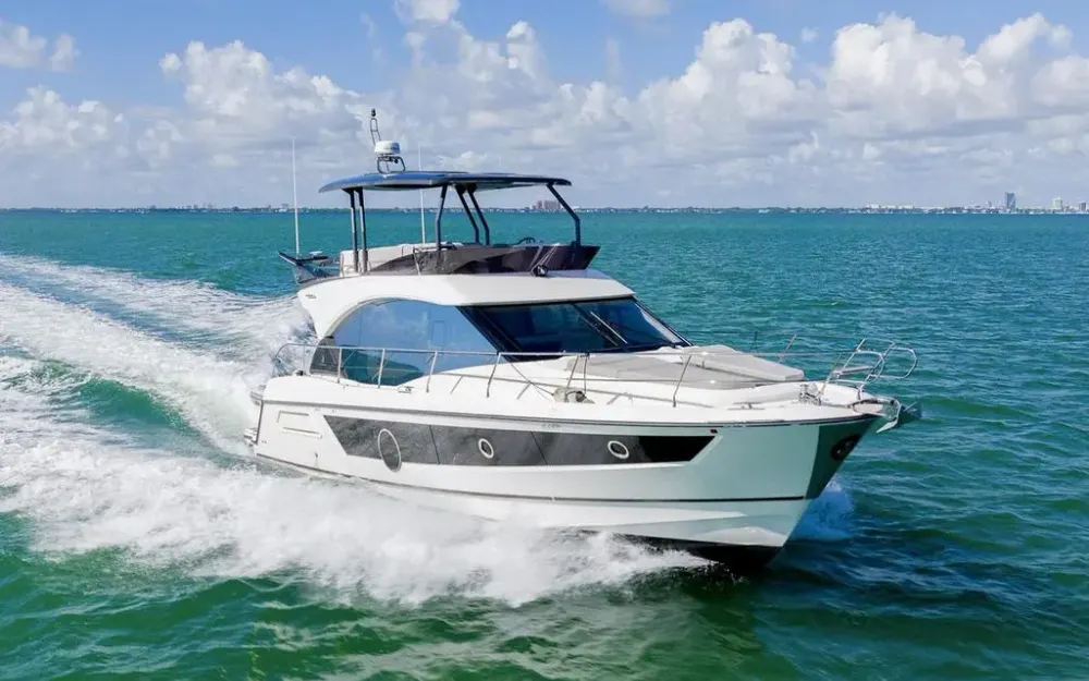 slider 0 Beneteau Monte Carlo 52