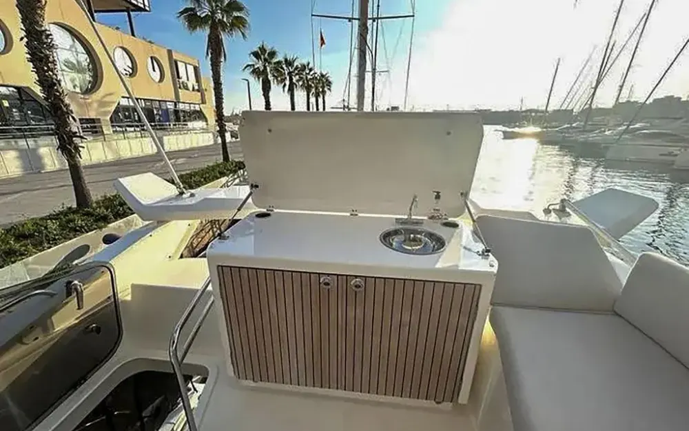 slider 10 Beneteau Monte Carlo 52