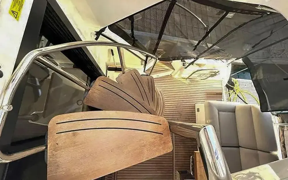 slider 13 Beneteau Monte Carlo 52