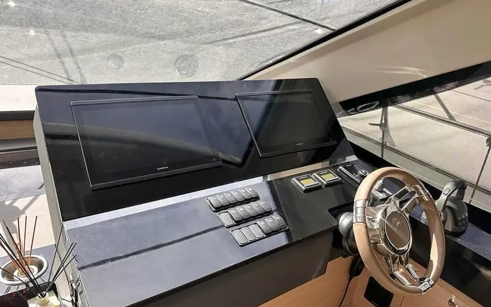 slider 18 Beneteau Monte Carlo 52